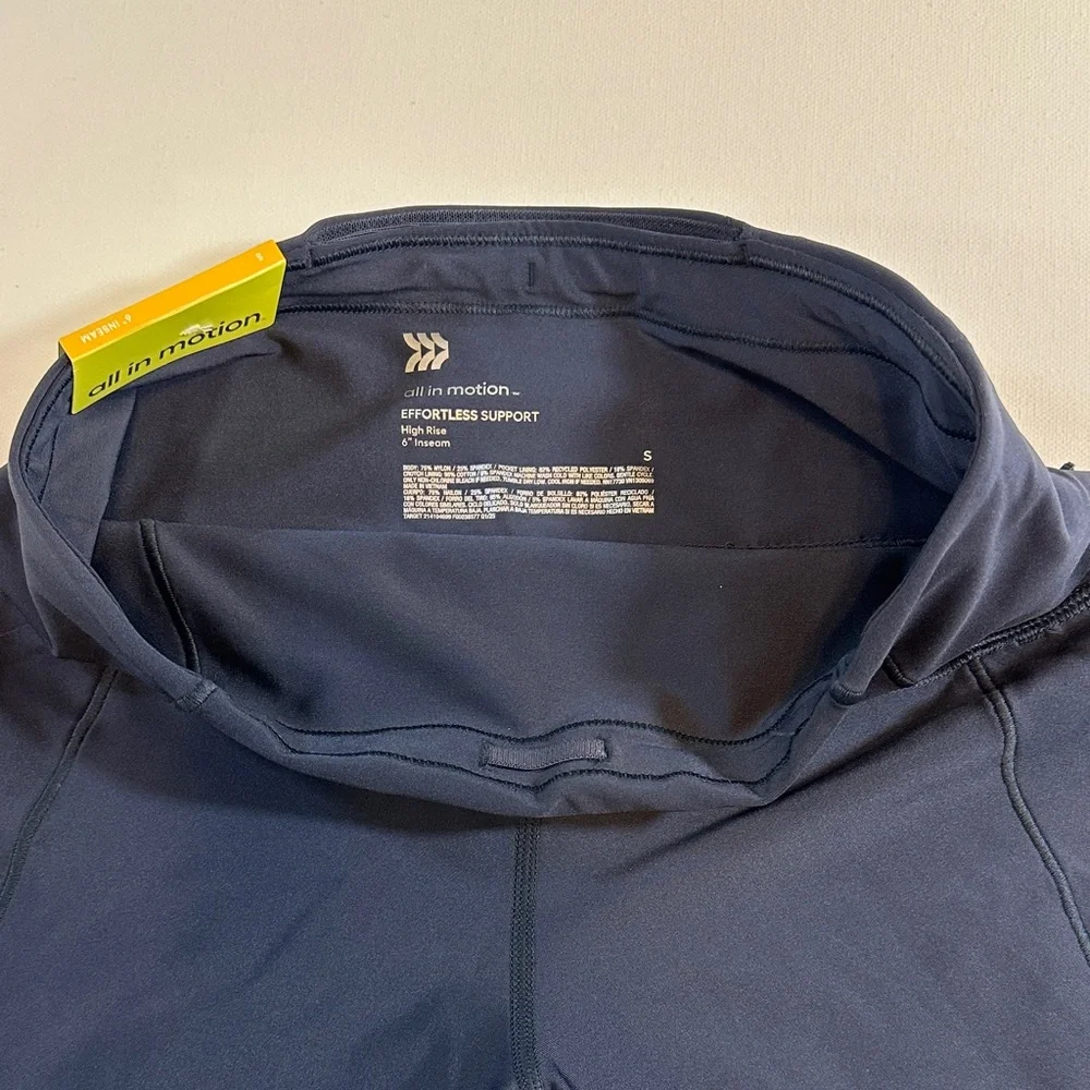 All in Motion Women’s Dark Blue Bike Shorts with Side Pockets NWT Size S - Picture 2 of 6